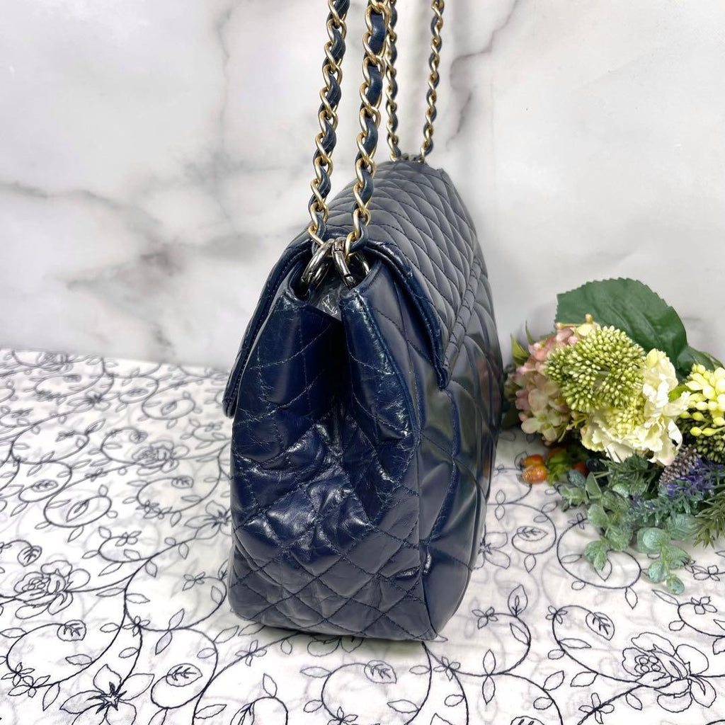 Chanel Quilted Chain Shoulder Bag Lambskin — view 7