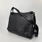 Bottega Veneta Super Shoulder Bag Leather Intrecciato Black — view 2