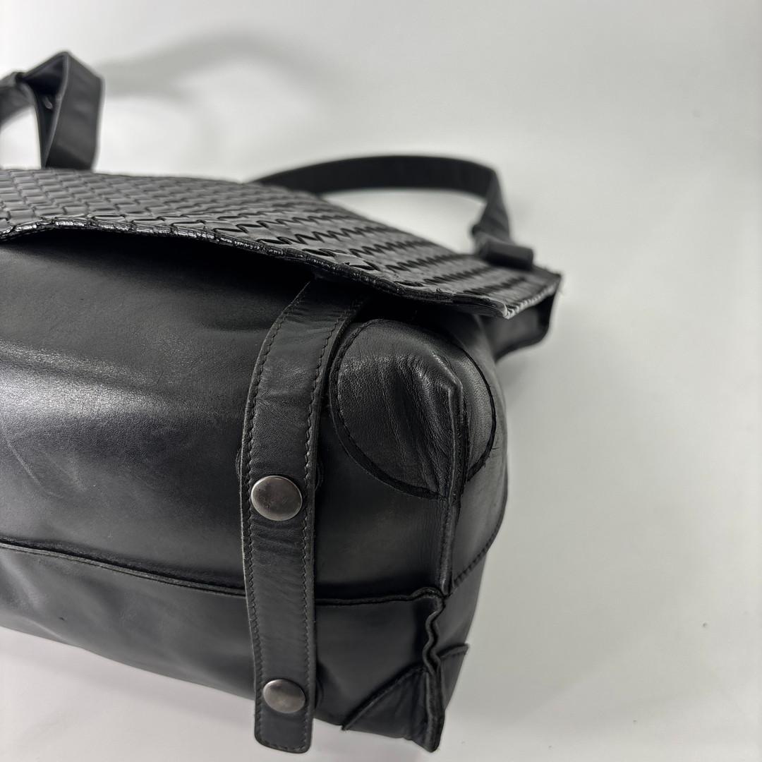Bottega Veneta Super Shoulder Bag Leather Intrecciato Black — view 7