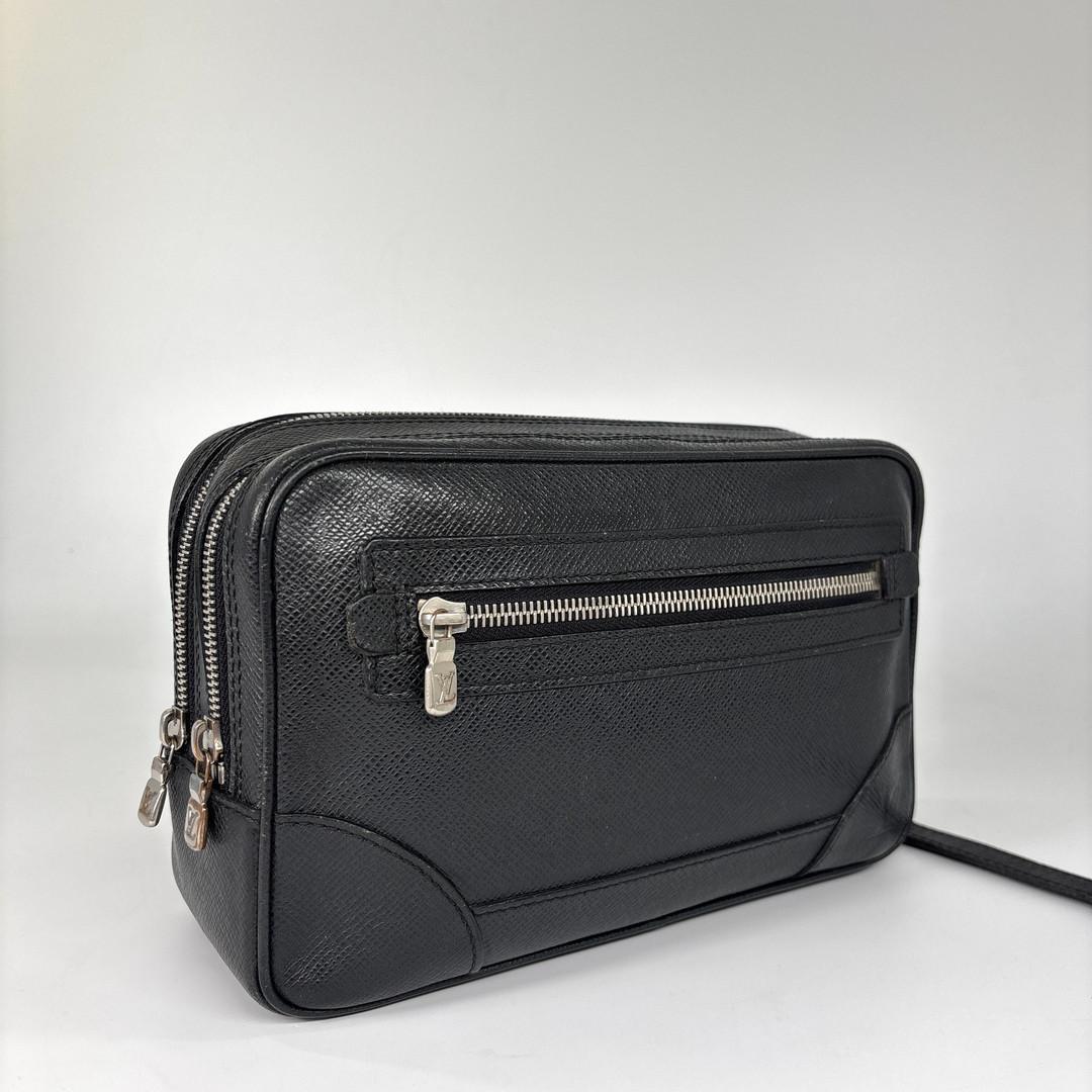 Louis Vuitton Taiga Pavel Second Bag Black — view 3