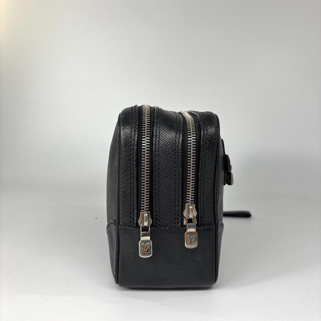 Louis Vuitton Taiga Pavel Second Bag Black — view 4
