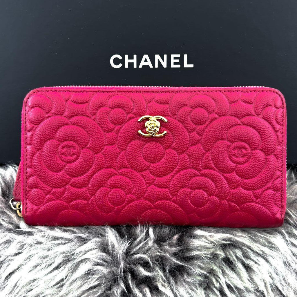 Chanel Wallet New Camellia Embossed Caviar — view 3