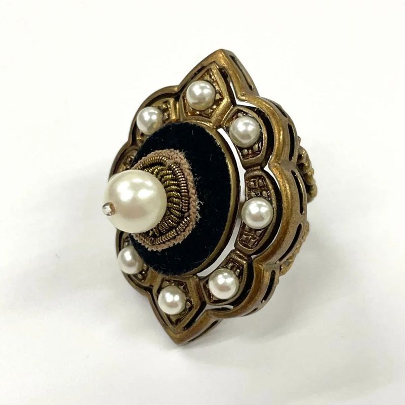 Gucci Michele Period GP Faux Pearl Flower Ring 10 — view 7