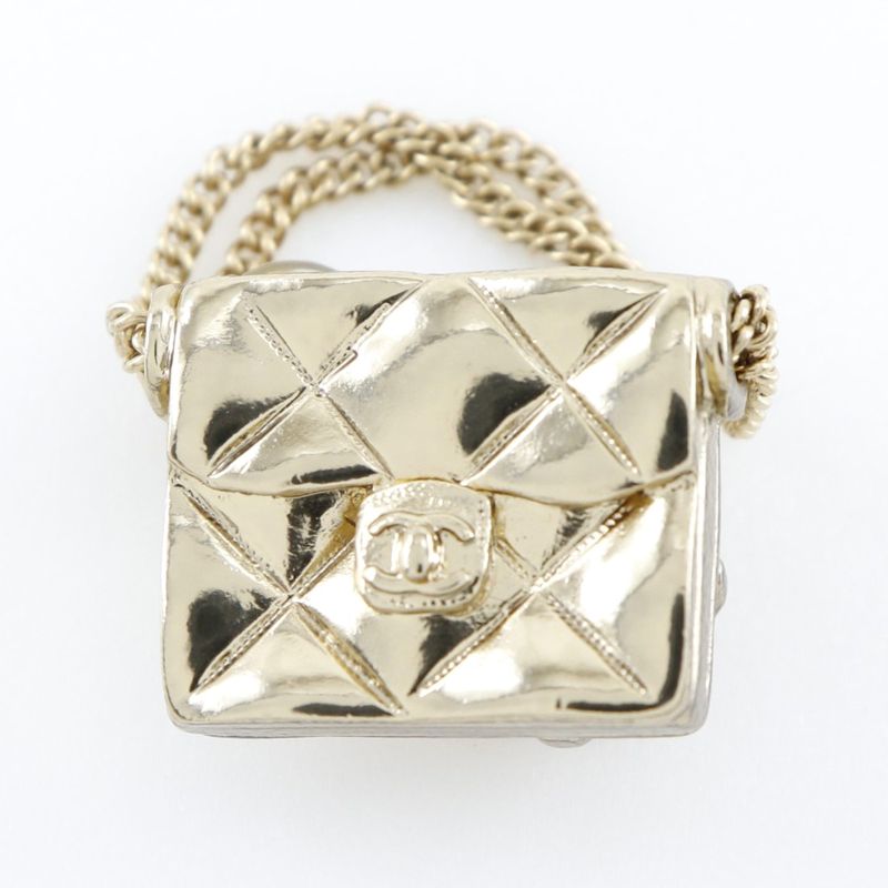 Chanel Quilted Gold Plated 02 P 24.6 g Earrings — view 7