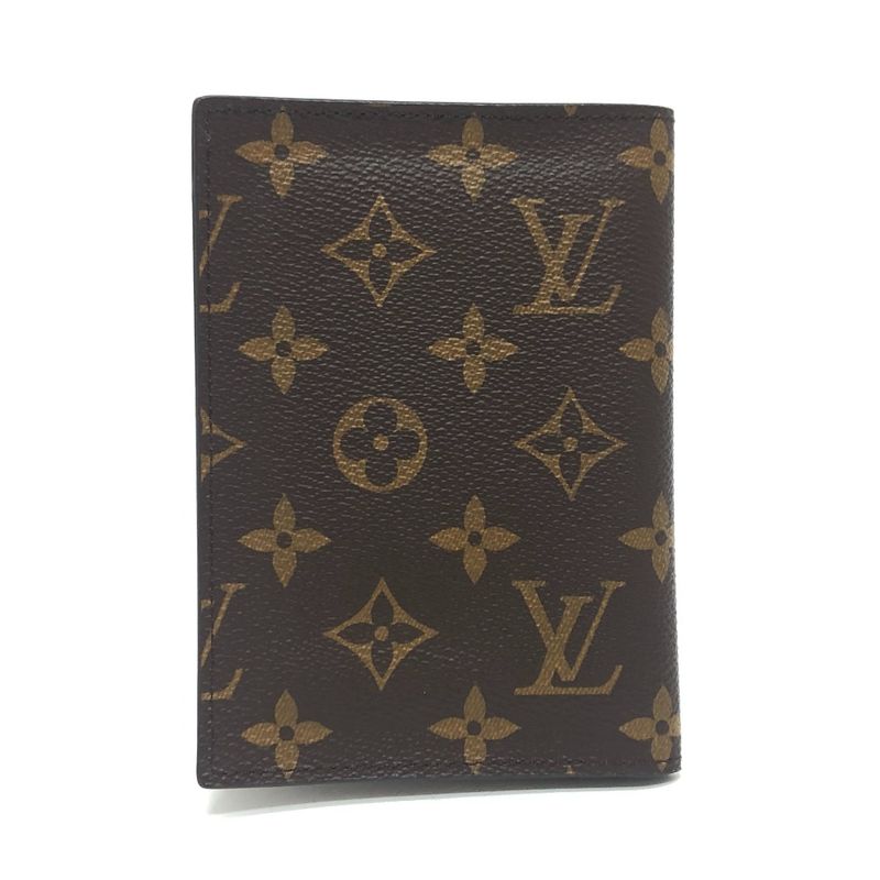 Louis Vuitton Passport Case Monogram Couverture NM — view 2