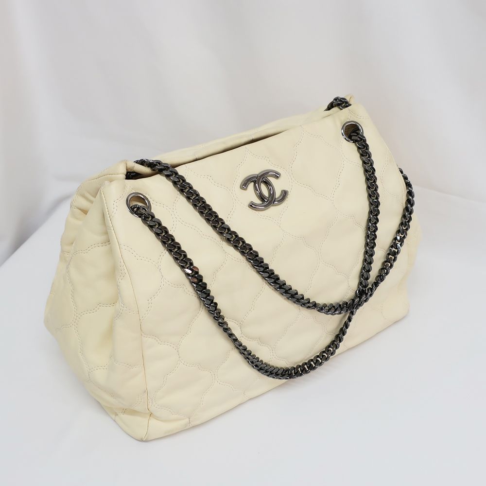 Chanel Handbag Chain Ivory Silver Hardware Leather — view 2