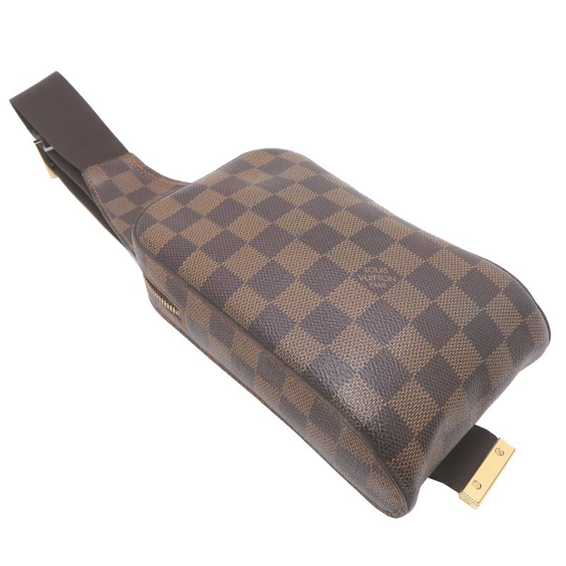 Louis Vuitton Body Bag — view 4