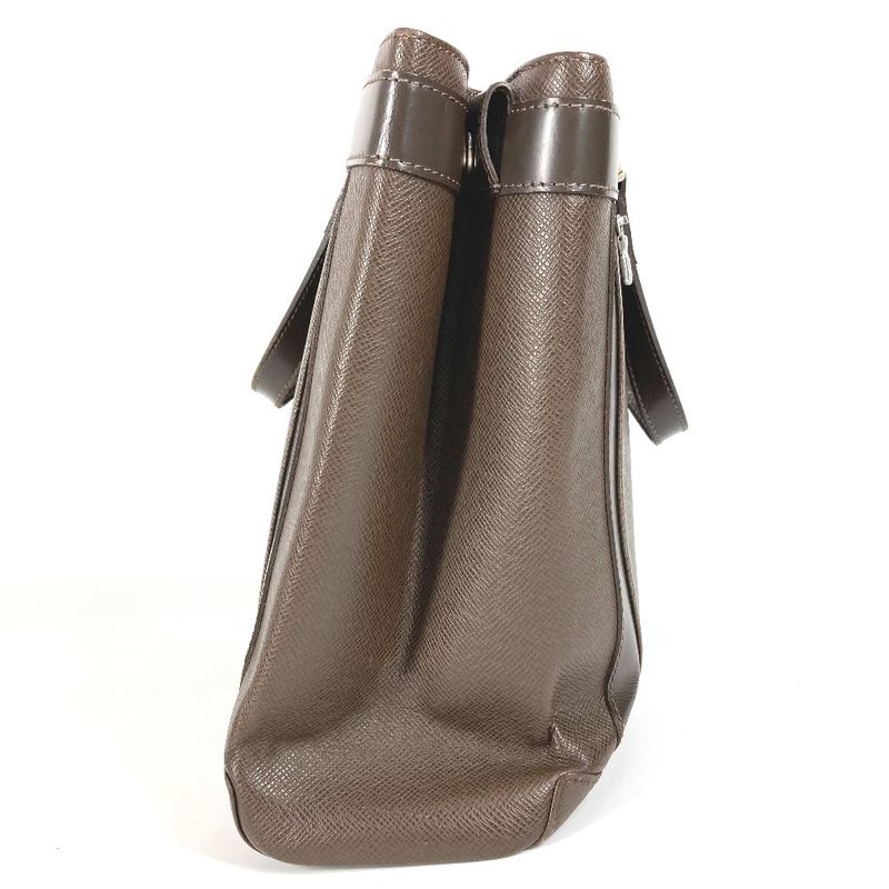 Louis Vuitton Handbag Casbek PM Taiga Leather Grizzly Brown — view 3