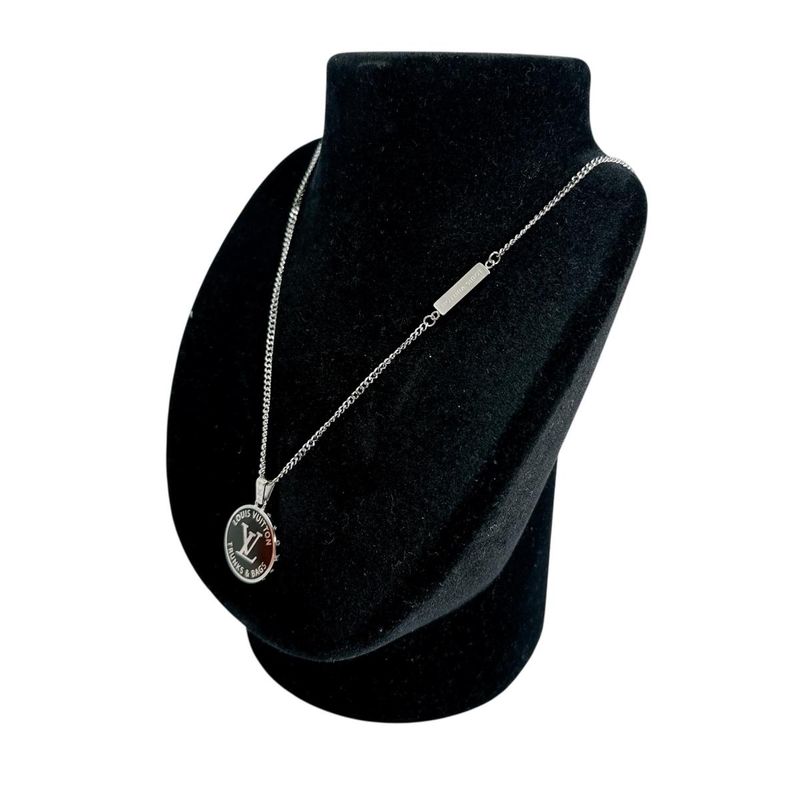 Louis Vuitton Accessory Collier Award Necklace Silver — view 4
