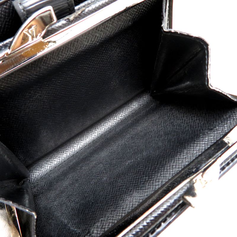 Louis Vuitton Bifold Wallet — view 5