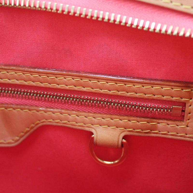 Louis Vuitton Blair MM Shoulder Bag — view 8