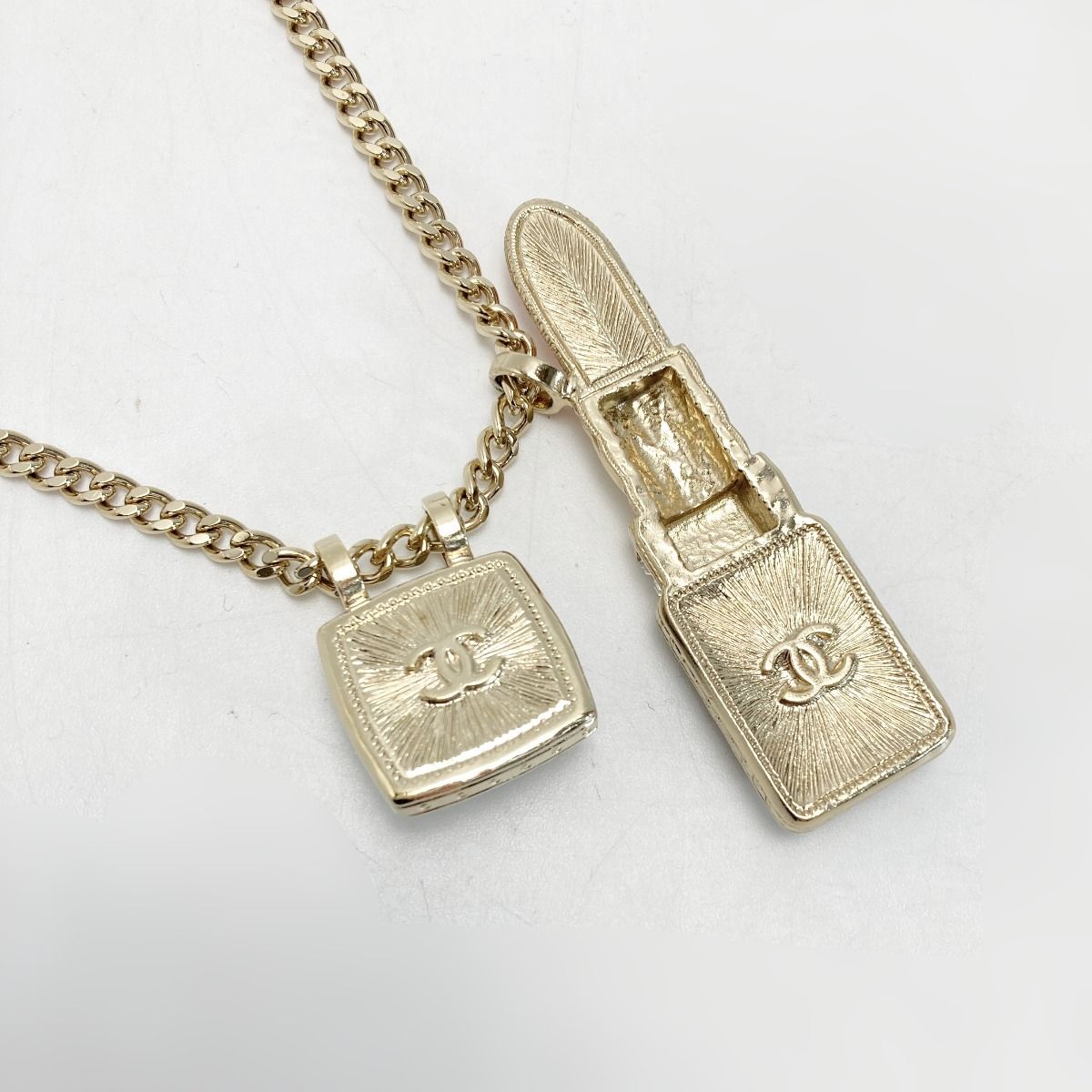 Chanel Coco Mark Lip Charm Necklace A22/c Gold Metal Rhinestone Long — view 3