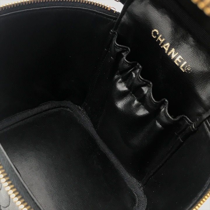 Chanel CC Logo Caviar Leather Vanity Hand Bag Black — view 8