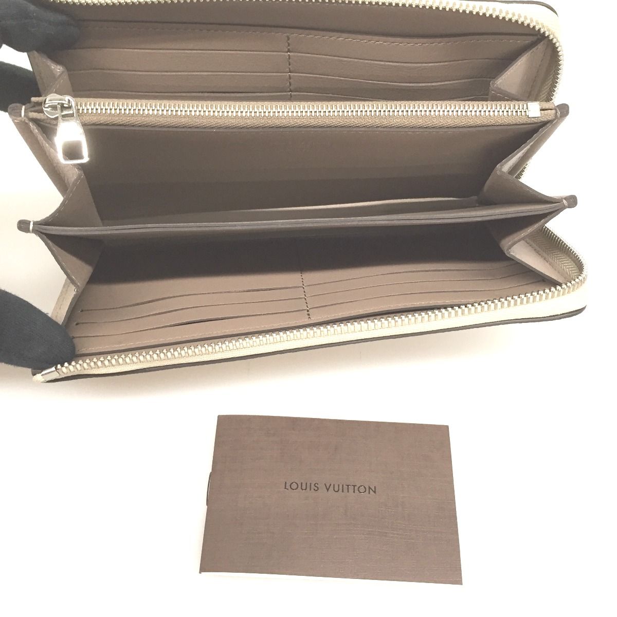 Louis Vuitton Round Zipper Long Wallet — view 6