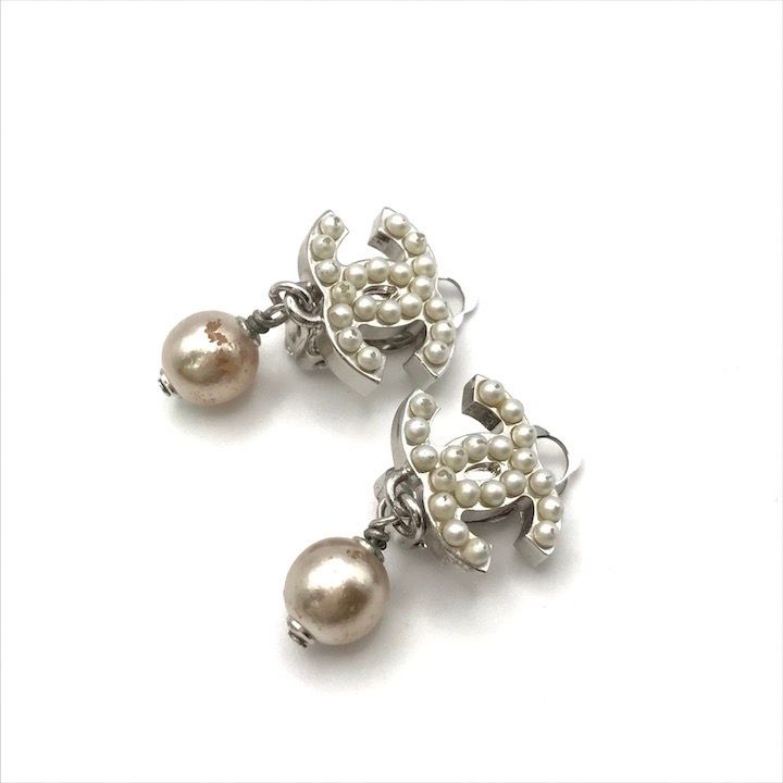 Chanel CC Logo Faux Pearl Swing Earrings Silver — view 3