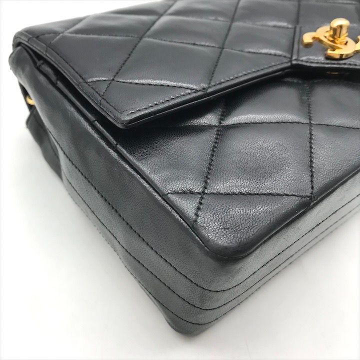 Chanel CC Logo Quilted Lambskin Turnlock Chain Shoulder Bag Black — view 5