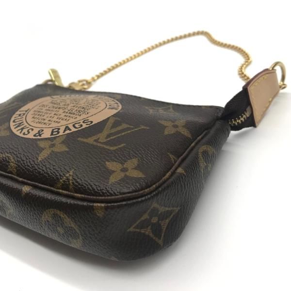 Louis Vuitton Monogram Mini Chain Hand Pouch — view 8