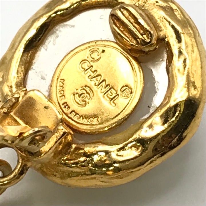 Chanel Visual Earrings Gold — view 4