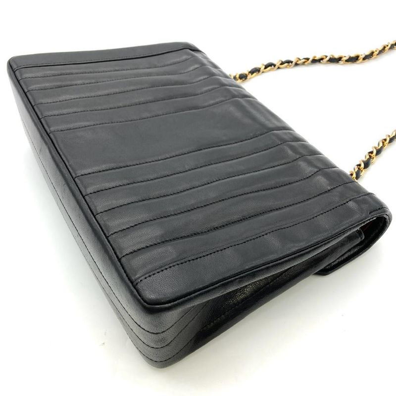 Chanel V-Stitch Flap Shoulder Bag Lambskin Black — view 5