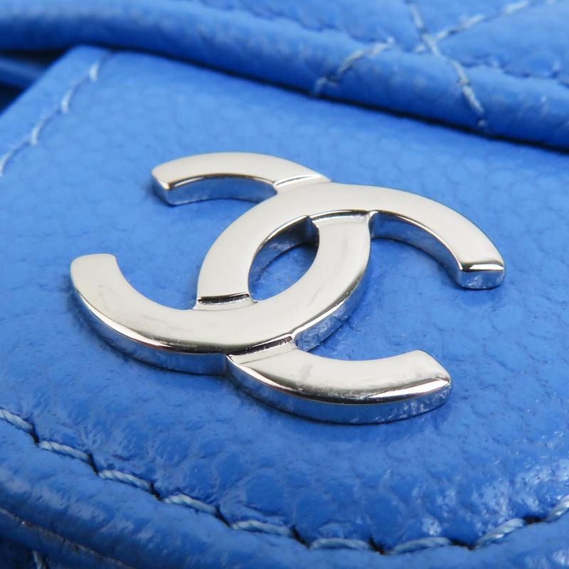 Chanel Trifold Caviar Wallet — view 6
