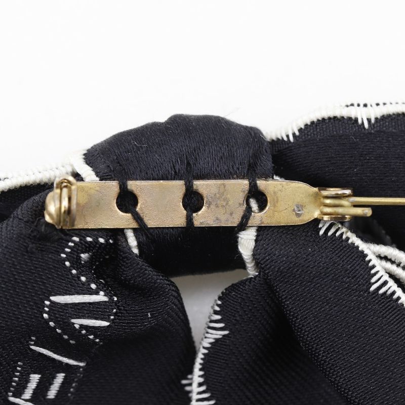 Chanel Ribbon Logo Vintage Satin Black White 15 g Brooch — view 6