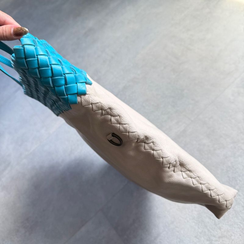 Bottega Veneta Intrecciato Leather Tote Handbag Bicolor Light Blue Ivory A4 — view 7