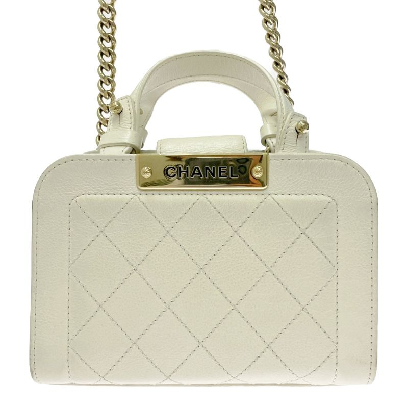 Chanel Quilted Leather Click Label Shoulder Bag White — view 4