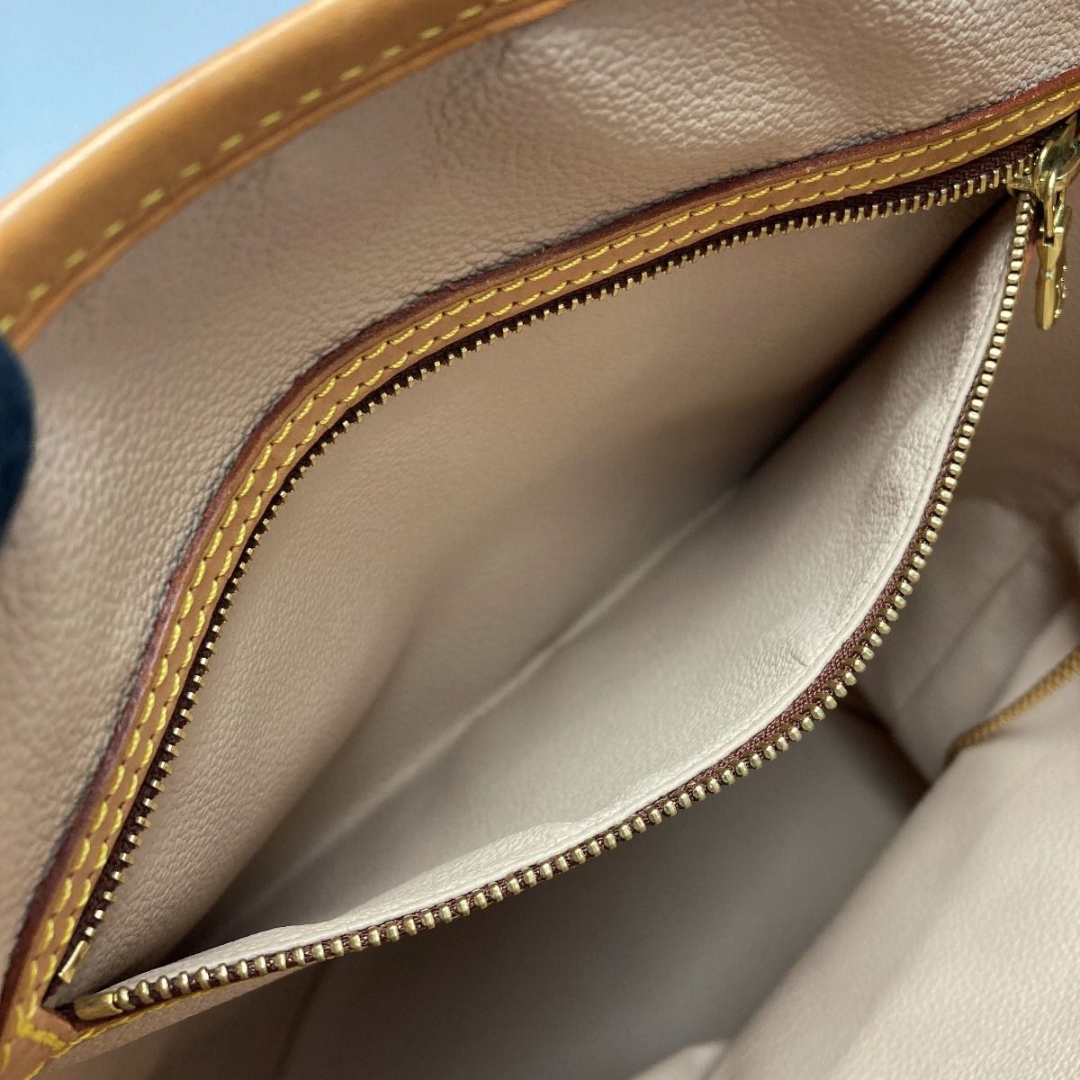 Louis Vuitton Monogram Bucket GM Tote Bag — view 4
