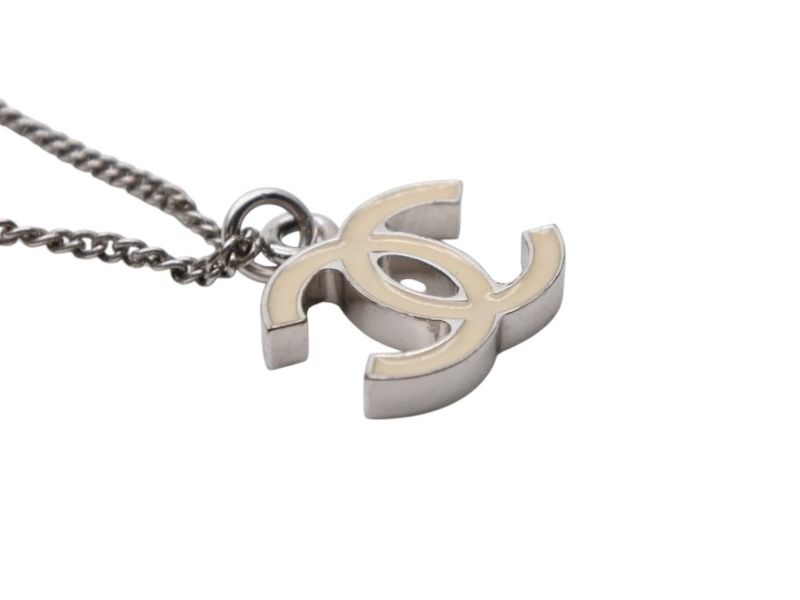 Chanel CC Logo Necklace 07 47 Ivory Silver Metal — view 3