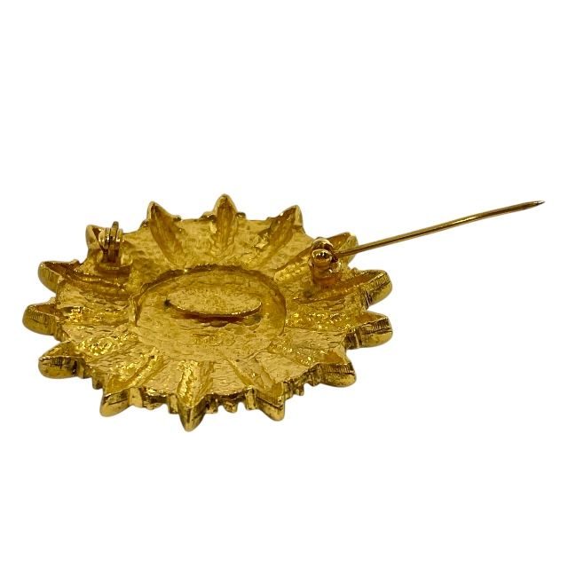 Chanel Emblem Brooch Vintage 1174 GP — view 8