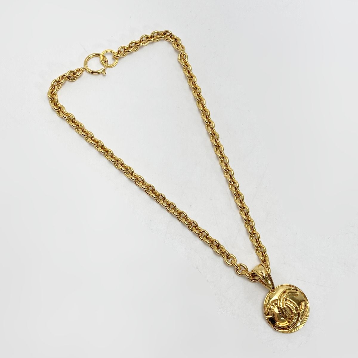 Chanel Coco Mark Round Necklace 94 P Gold Plated Vintage — view 4