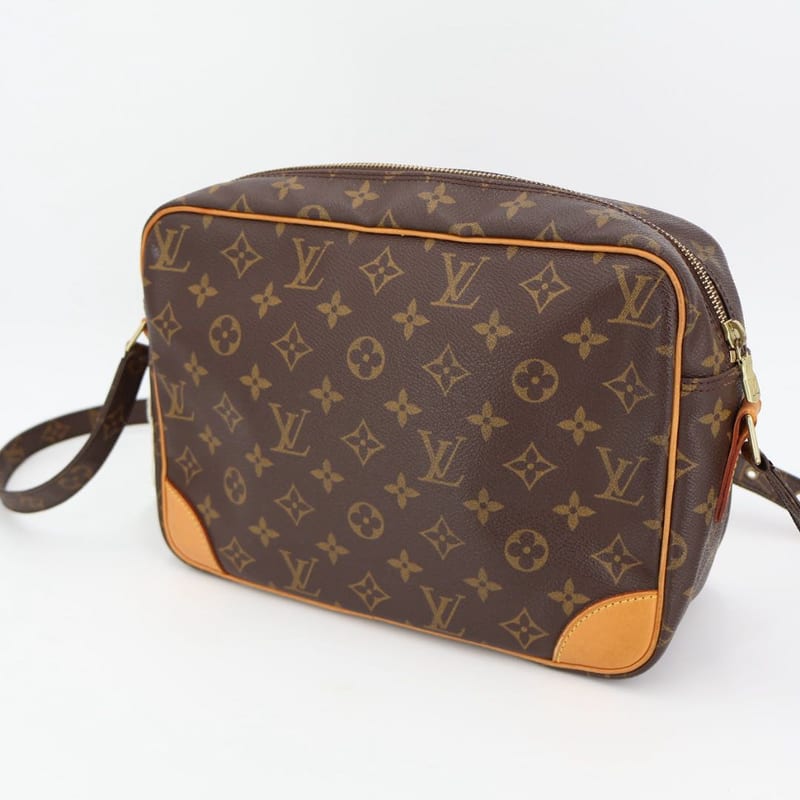 Louis Vuitton Shoulder Monogram Bag — view 9