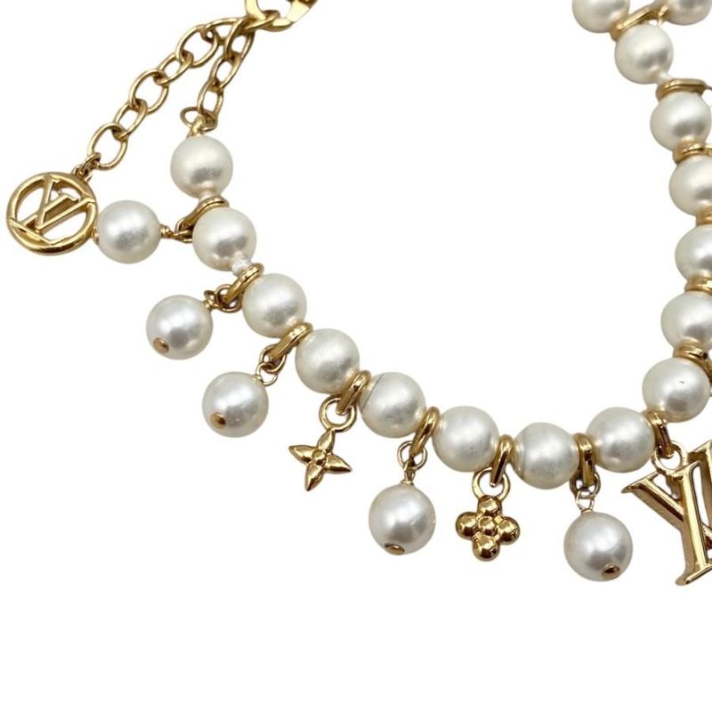 Louis Vuitton Bracelet Pearl River M1685 a Monogram Flower Logo White — view 4