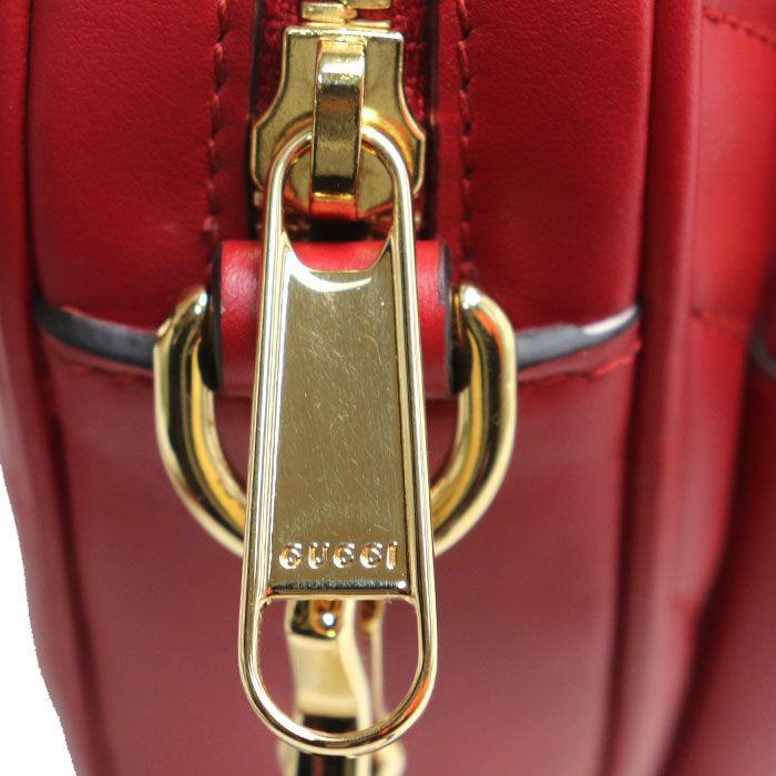 Gucci Interlocking G Heart Quilted Shoulder Bag Red — view 5