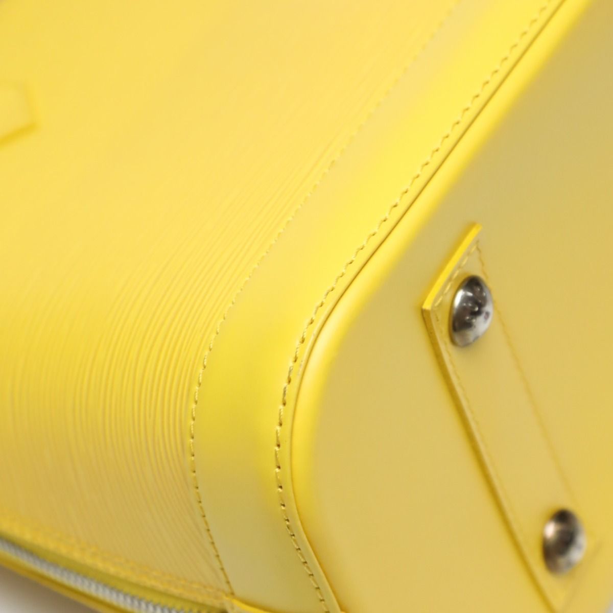 Louis Vuitton Epi Handbag Alma Citron — view 6