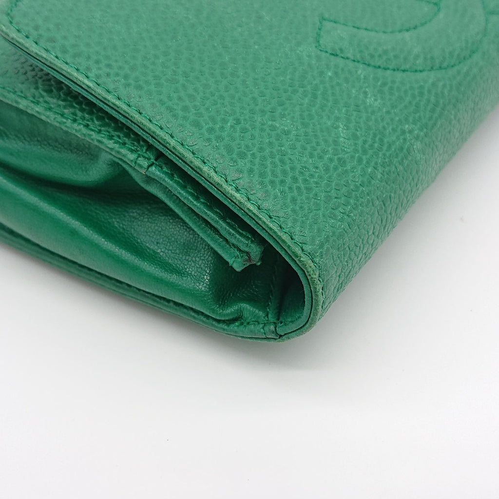 Chanel Pouch Caviar Leather Green CC Logo — view 7