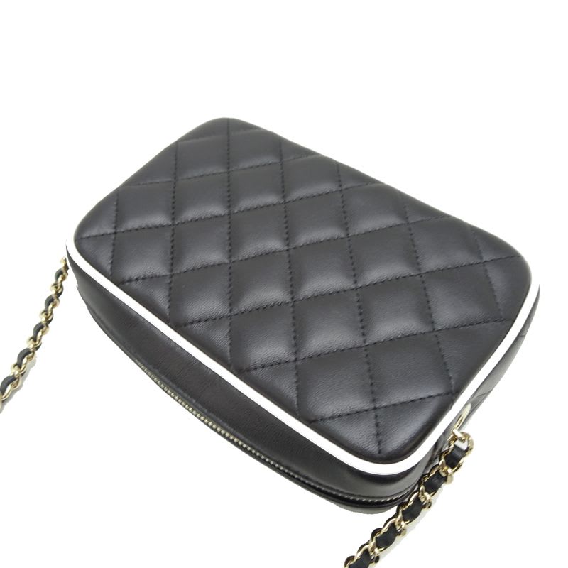 Chanel Shoulder Bag Quilted Chain Clutch Ap4516 — view 5