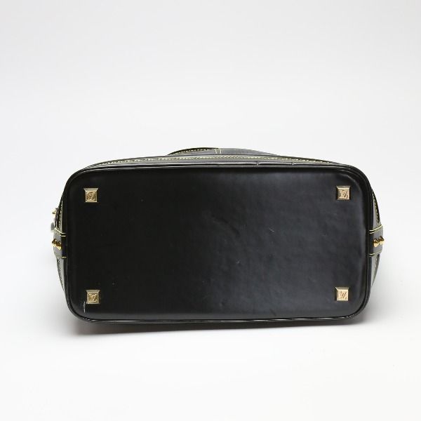 Louis Vuitton Suhali Lock It PM Handbag Noir Black — view 4