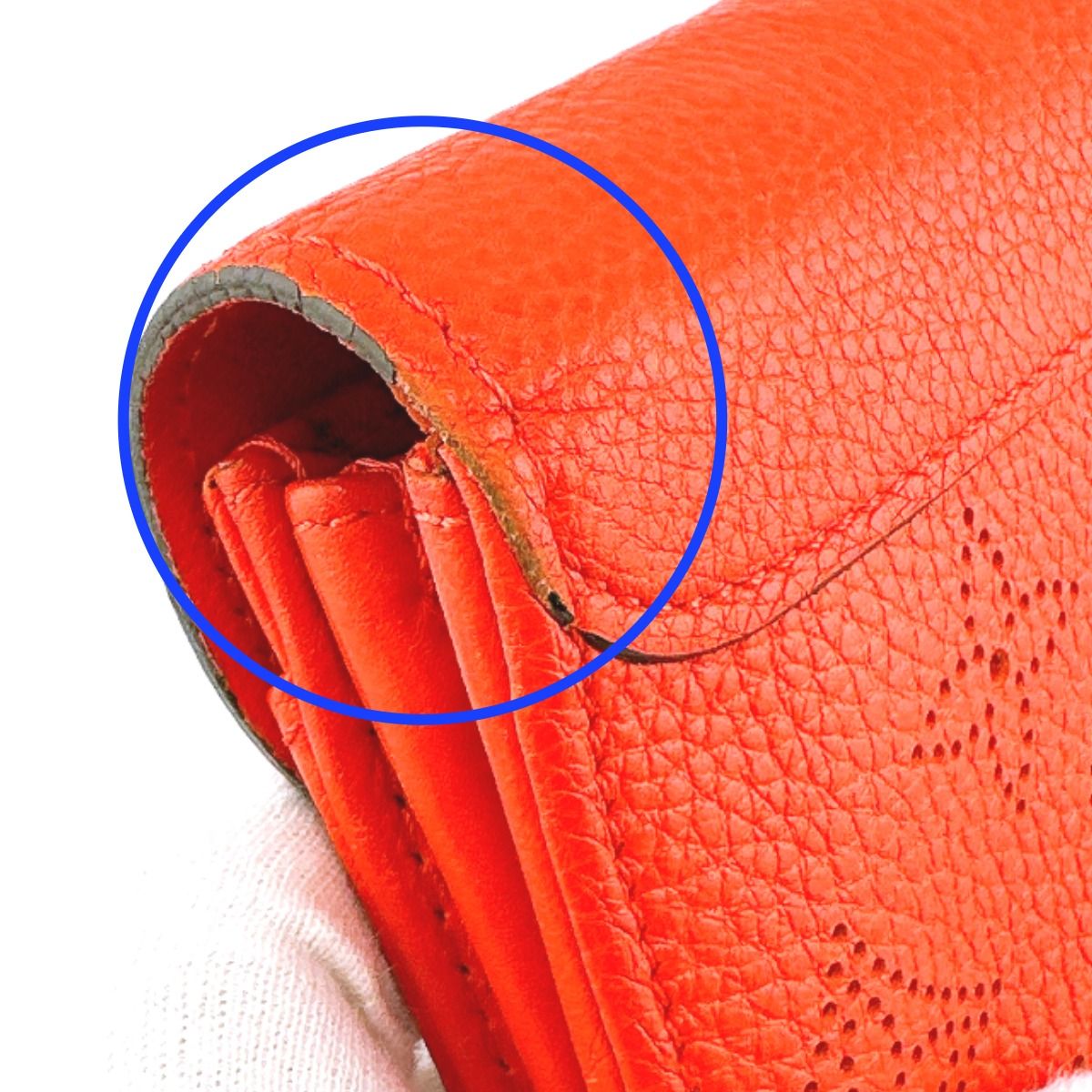 Louis Vuitton Mahina Portefeuille Iris Foldable Long Wallet — view 9
