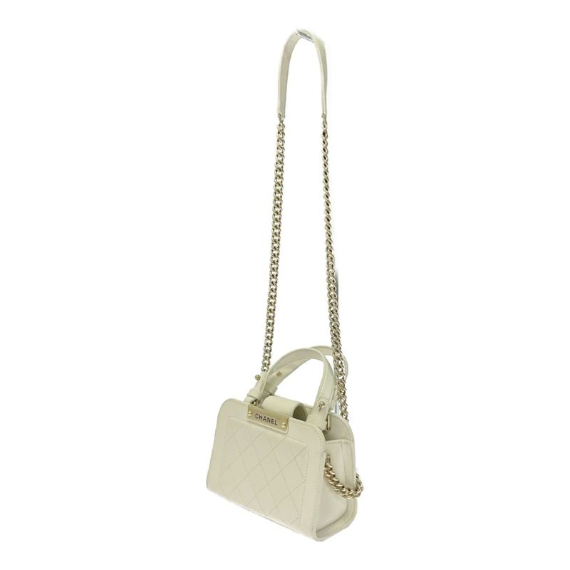 Chanel Quilted Leather Click Label Shoulder Bag White — view 3
