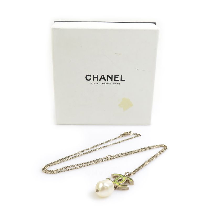 Chanel Iconic CC Multicolor Pearl Necklace — view 9
