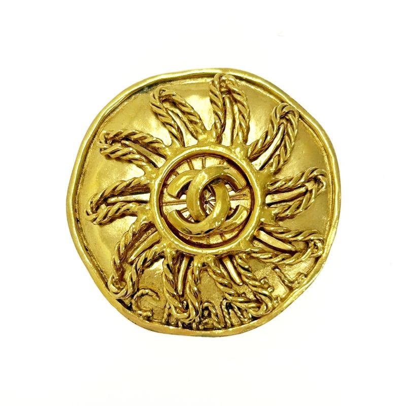 Chanel GP 94 a Coco Mark Sun Brooch Gold — view 3