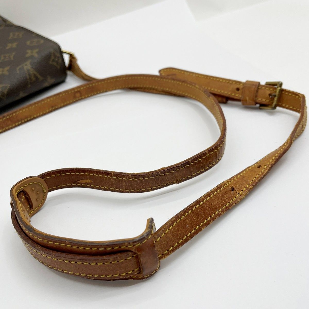 Louis Vuitton Shoulder Bag Monogram Saint-Cloud Mold Strap Deterioration — view 7