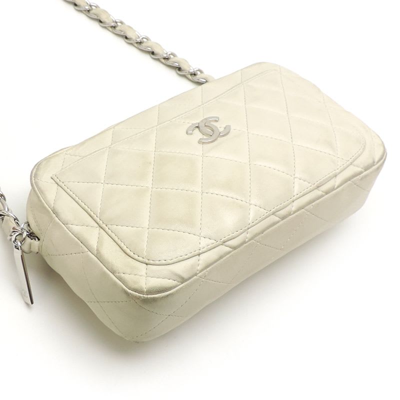 Chanel Shoulder Quilted Chain Lambskin White Bag — view 4