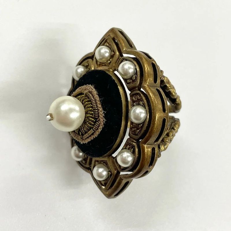 Gucci Michele Period GP Faux Pearl Flower Ring 10 — view 8