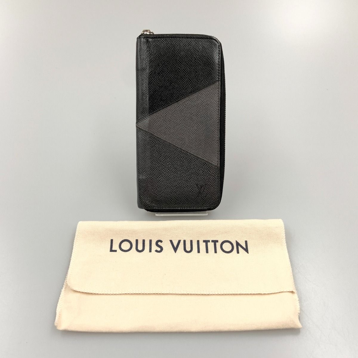 Louis Vuitton Taiga Zippy Wallet Vertical Round Zipper Long — view 7