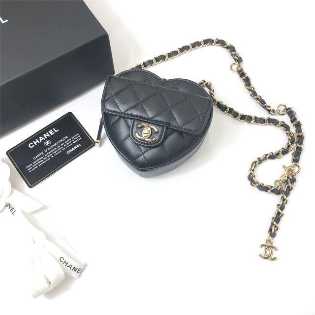 Chanel Heart Chain Wallet Quilted Lambskin Shoulder Bag Black Gold — view 2