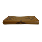 Louis Vuitton Monogram Giant Long Wallet Zippy — view 8