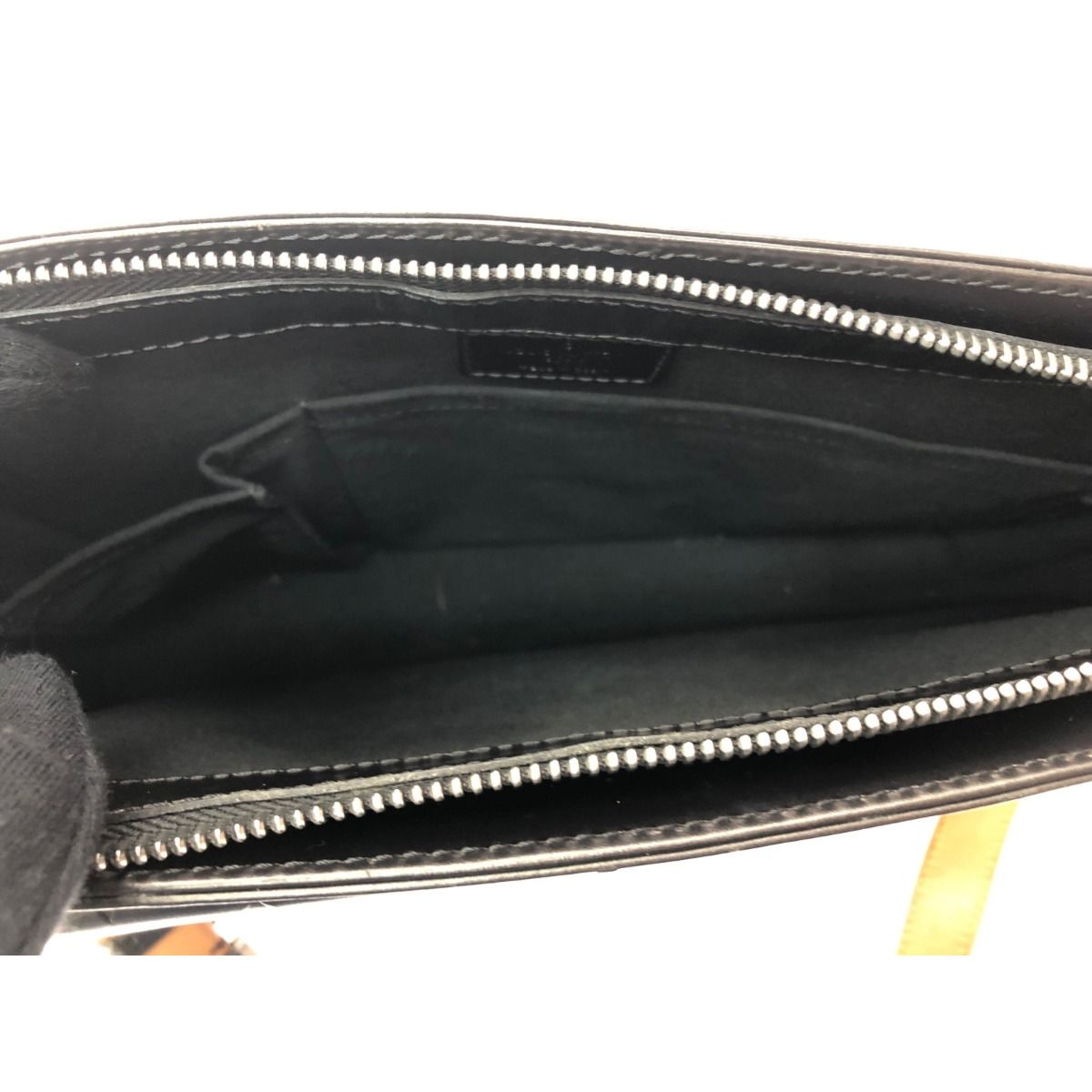 Louis Vuitton Shoulder Bag Monogram Matte Alston Noir — view 4