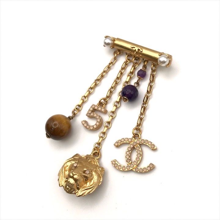 Chanel CC Logo Lion Motif Color Stone Taiga Eye Brooch Gold — view 2